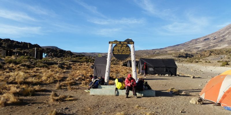 kilimanjaro-third-cave-camp-uphill-view-1